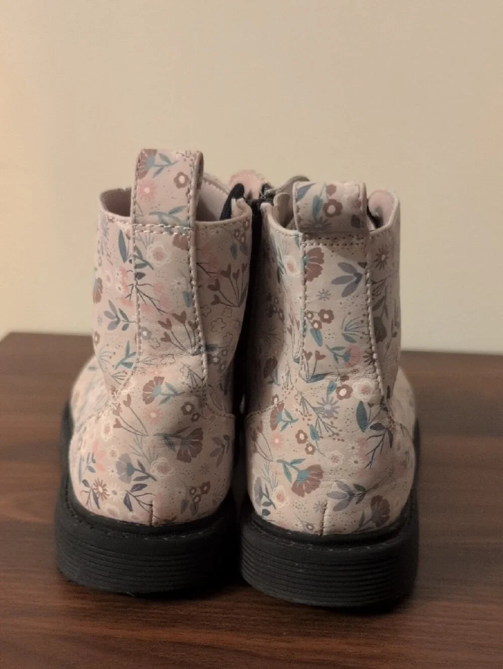 Kids Floral Lace-Up Ankle Boots in Light Pink Size 2